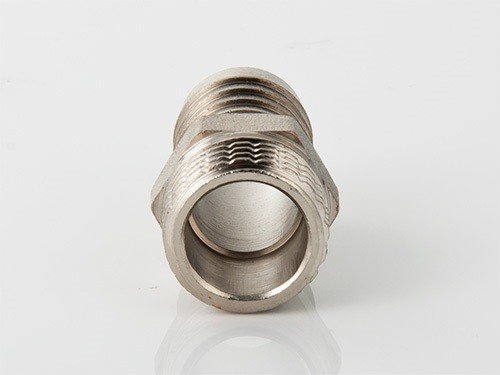 Штуцер для шланга VALTEC 1/2 х 18 мм VTr,650,N,0418 наружная резьба, никелированная латунь